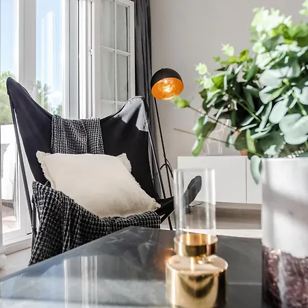 3 Bdrm Stylish W Pool In Puerto Banus 아파트