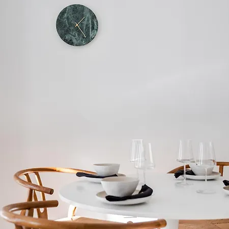 아파트 3 Bdrm Stylish W Pool In Puerto Banus 마르베야
