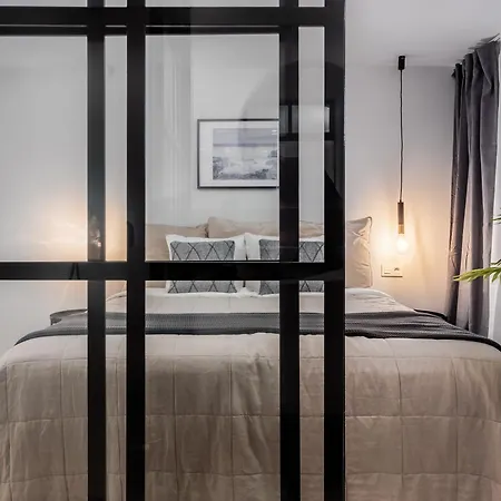 3 Bdrm Stylish W Pool In Puerto Banus 아파트 *