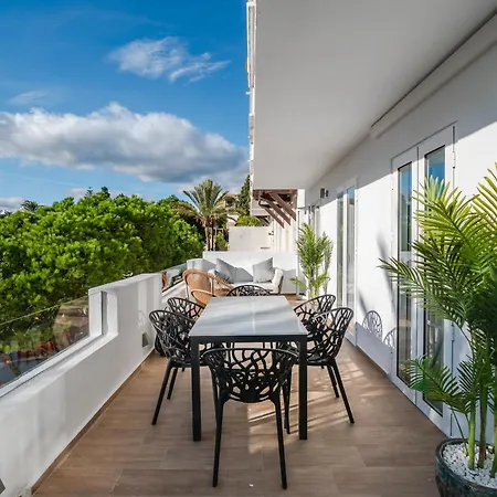 Апартаменты 3 Bdrm Stylish W Pool In Puerto Banus