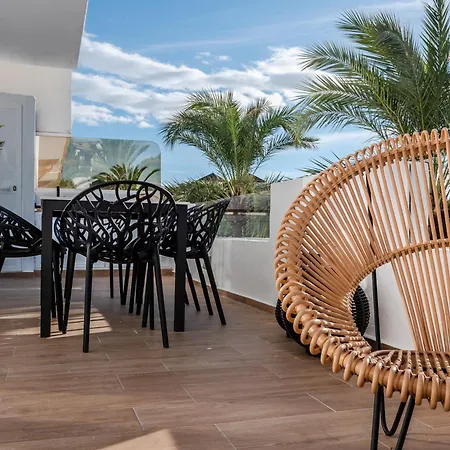 아파트 3 Bdrm Stylish W Pool In Puerto Banus 마르베야