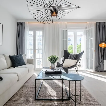 3 Bdrm Stylish W Pool In Puerto Banus Апартаменты