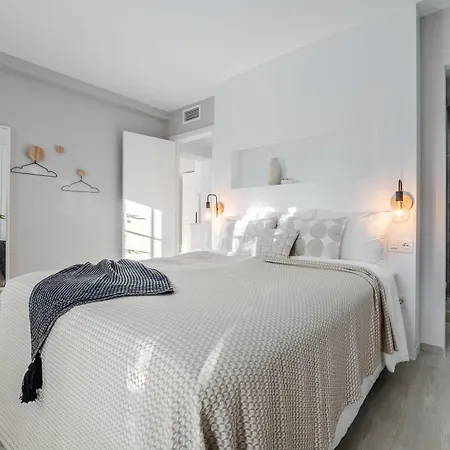 3 Bdrm Stylish W Pool In Puerto Banus 아파트