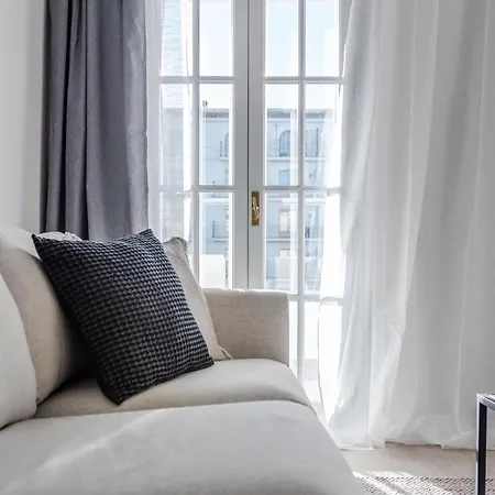 아파트 3 Bdrm Stylish W Pool In Puerto Banus 마르베야