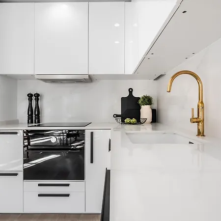아파트 3 Bdrm Stylish W Pool In Puerto Banus *